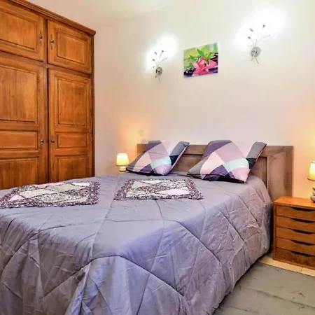 Villa In Occitania With Pool And Garden Vila Saint-Laurent-la-Vernède