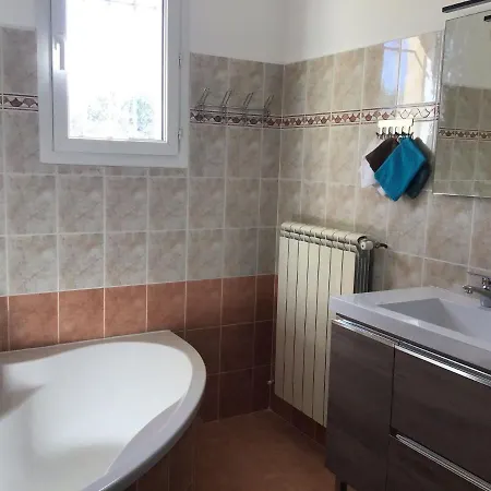 Villa In Occitania With Pool And Garden * Saint-Laurent-la-Vernède
